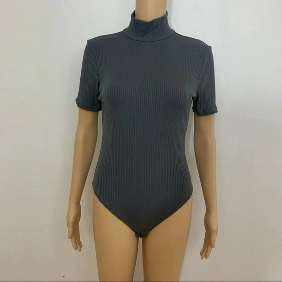 Gap bodysuit - Picture 3 of 8